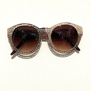 Chic Gold Sunglasses